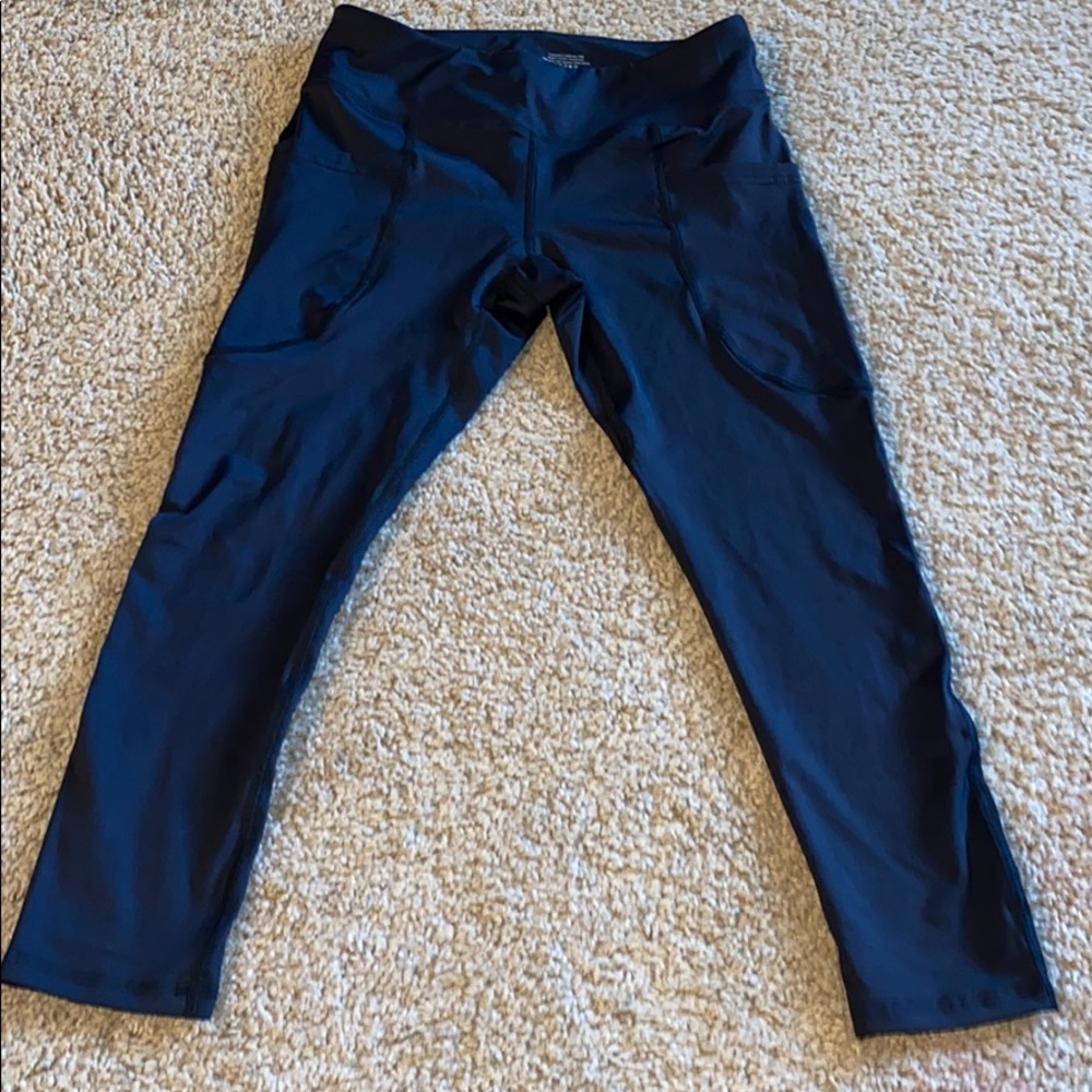 Virus 3/4 Leggings